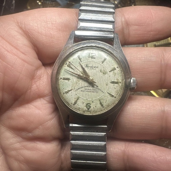 Villereuse Other - Vintage Vendome 17 Jewels Manual Wind Mens Watch 34MM Swiss Made Runs But Stops